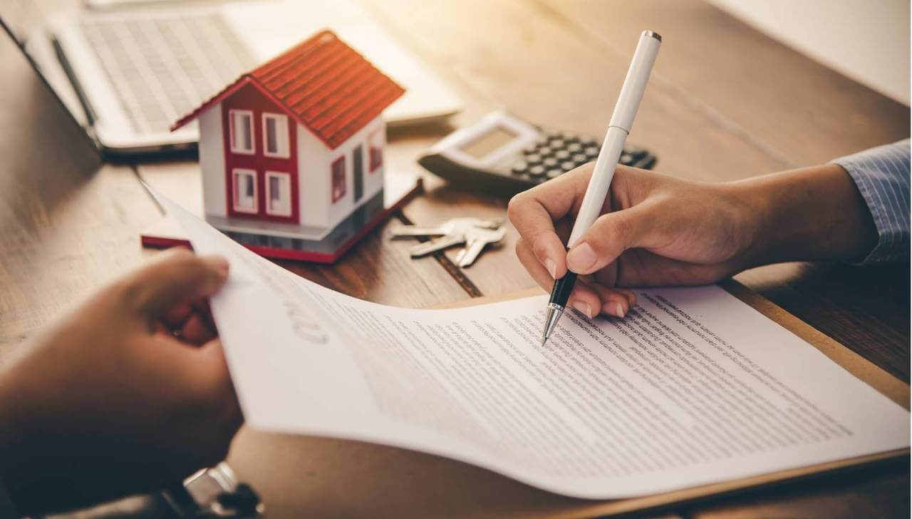 signing real estate contract