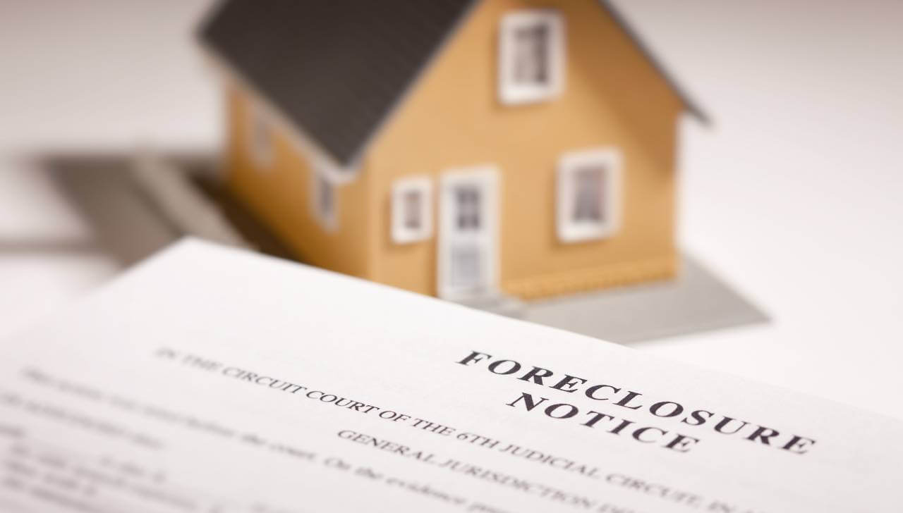foreclosure notice and house